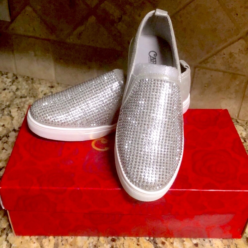 NEW Carlos Santana Sutton shoes .